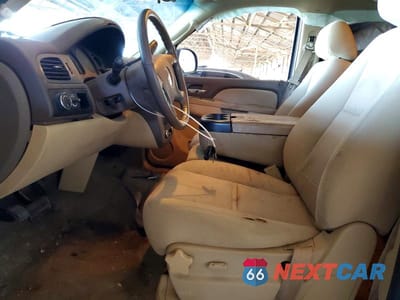 Zdjęcie 7 z 13 samochodu: 2010 CHEVROLET TAHOE C1500 LS VIN:1GNMCAE3XAR168802 - miniatura