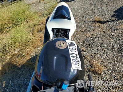 Piąte zdjęcie samochodu w środku: 2003 SUZUKI GSX-R1000 VIN:JS1GT75A932102271 - miniatura