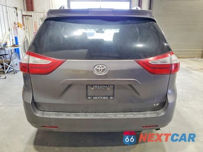 Zdjęcie 6 z 13 samochodu: 2018 TOYOTA SIENNA LE VIN:5TDKZ3DC9JS912516 - miniatura