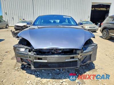Piąte zdjęcie samochodu w środku: 2020 TESLA MODEL S VIN:5YJSA1E2XLF354796 - miniatura