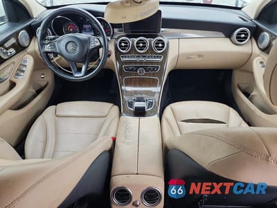 Zdjęcie 8 z 12 samochodu: 2015 MERCEDES-BENZ C 300 4MATIC VIN:55SWF4KB7FU032838 - miniatura