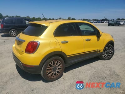 Trzecie zdjęcie samochodu z tyłu: 2016 FIAT 500X TREKKING VIN:ZFBCFYCT0GP386343 - miniatura