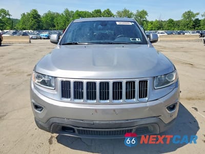 Piąte zdjęcie samochodu w środku: 2015 JEEP GRAND CHEROKEE LAREDO VIN:1C4RJFAG5FC158232 - miniatura