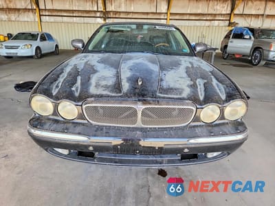Piąte zdjęcie samochodu w środku: 2007 JAGUAR XJ8 VIN:SAJWA71B17SH16795 - miniatura