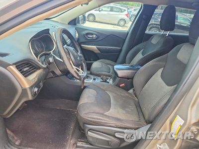 Zdjęcie 7 z 13 samochodu: 2017 JEEP CHEROKEE SPORT VIN:1C4PJLAB1HW578954 - miniatura
