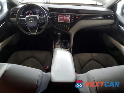 Zdjęcie 8 z 12 samochodu: 2019 TOYOTA CAMRY LE VIN:4T1B11HK3KU800400 - miniatura