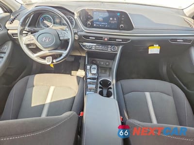 Zdjęcie 8 z 12 samochodu: 2022 HYUNDAI SONATA HYBRID SEL VIN:KMHL34JJ0NA043253 - miniatura