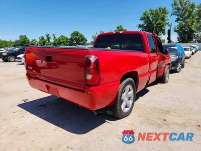 Trzecie zdjęcie samochodu z tyłu: 2003 CHEVROLET SILVERADO K1500 VIN:2GCEK19N331343723 - miniatura