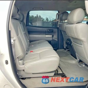 Zdjęcie 6 z 10 samochodu: 2010 TOYOTA TUNDRA CREWMAX SR5 VIN:5TFEY5F12AX089591 - miniatura