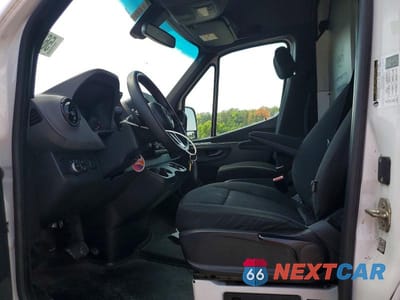 Zdjęcie 7 z 13 samochodu: 2021 MERCEDES BENZ SPRINTER 2500 VIN:W1W40CHY0MT055022 - miniatura
