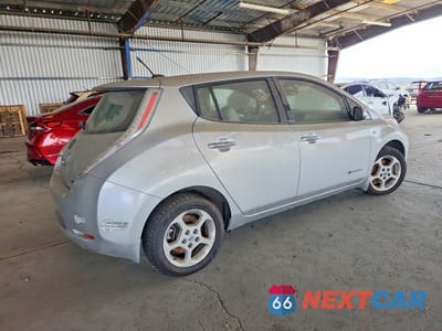 Trzecie zdjęcie samochodu z tyłu: 2012 NISSAN LEAF SV VIN:JN1AZ0CP3CT024429 - miniatura