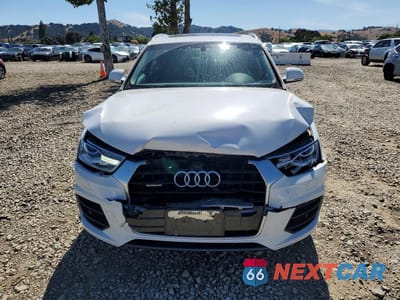 Piąte zdjęcie samochodu w środku: 2017 AUDI Q3 PREMIUM VIN:WA1ECCFS0HR007622 - miniatura