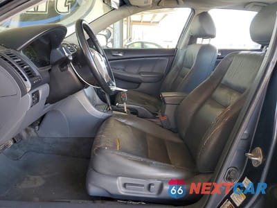 Zdjęcie 7 z 12 samochodu: 2005 HONDA ACCORD EX VIN:1HGCM66505A016998 - miniatura