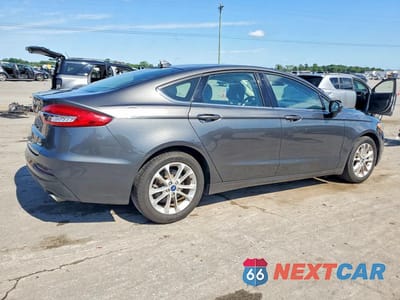 Trzecie zdjęcie samochodu z tyłu: 2020 FORD FUSION SE VIN:3FA6P0HD4LR218174 - miniatura