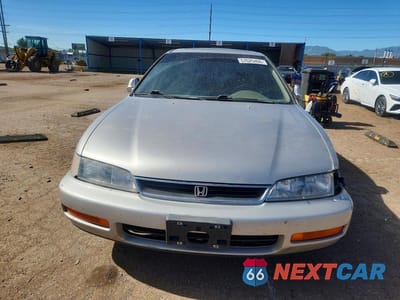 Piąte zdjęcie samochodu w środku: 1997 HONDA ACCORD EX VIN:1HGCD5654VA032258 - miniatura