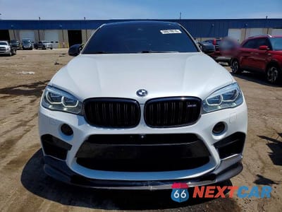 Piąte zdjęcie samochodu w środku: 2017 BMW X6 M VIN:5YMKW8C5XH0R43934 - miniatura