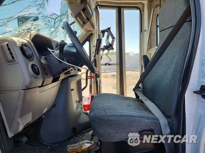 Zdjęcie 7 z 12 samochodu: 2017 FORD E350 SHUTTLE BUS VIN:1FDEE3FS8HDC68375 - miniatura