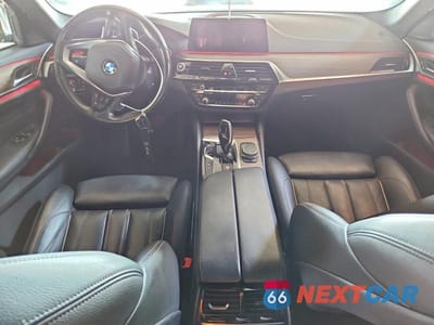 Zdjęcie 8 z 12 samochodu: 2019 BMW 530E VIN:WBAJA9C53KB389038 - miniatura