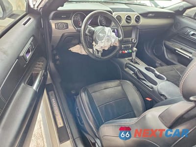 Zdjęcie 8 z 12 samochodu: 2019 FORD MUSTANG VIN:1FATP8UH9K5179304 - miniatura