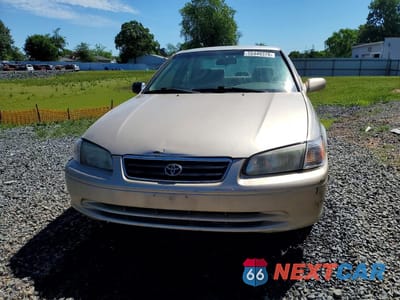 Piąte zdjęcie samochodu w środku: 2000 TOYOTA CAMRY LE VIN:4T1BG22K5YU743252 - miniatura