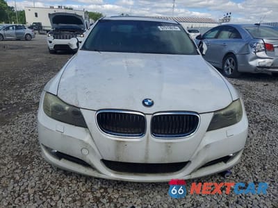 Piąte zdjęcie samochodu w środku: 2010 BMW 328 XI VIN:WBAPK7C57AA461486 - miniatura