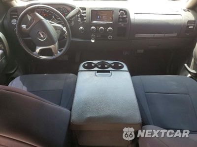 Zdjęcie 8 z 12 samochodu: 2012 GMC SIERRA K2500 SLE VIN:1GT120C83CF230536 - miniatura