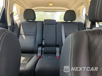 Zdjęcie 10 z 13 samochodu: 2018 NISSAN ROGUE S VIN:KNMAT2MV3JP588448 - miniatura