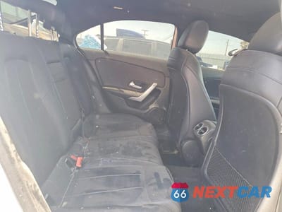 Zdjęcie 10 z 12 samochodu: 2019 MERCEDES-BENZ A 220 4MATIC VIN:WDD3G4FB6KW019697 - miniatura