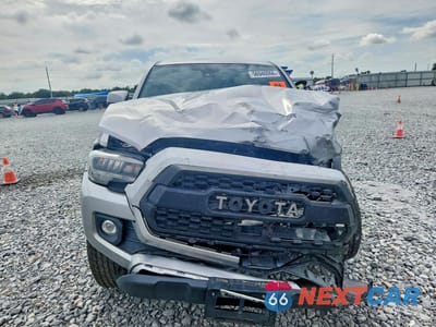 Piąte zdjęcie samochodu w środku: 2021 TOYOTA TACOMA TRD OFF-ROAD VIN:3TMCZ5AN4MM391358 - miniatura