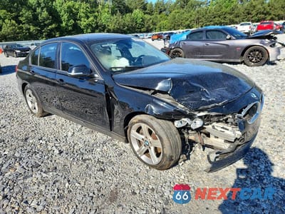 Czwarte zdjęcie samochodu z boku: 2014 BMW 320 I VIN:WBA3B1C51EPV79712 - miniatura