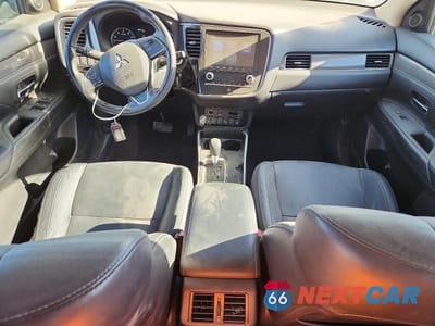 Zdjęcie 8 z 12 samochodu: 2020 MITSUBISHI OUTLANDER SE VIN:JA4AZ3A3XLZ024532 - miniatura