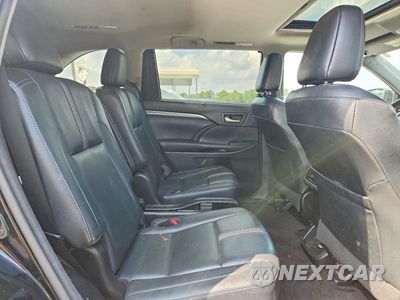 Zdjęcie 11 z 13 samochodu: 2017 TOYOTA HIGHLANDER SE VIN:5TDKZRFH0HS513385 - miniatura