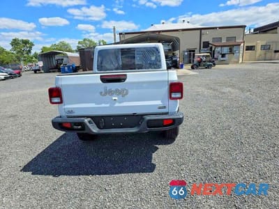 Zdjęcie 6 z 13 samochodu: 2023 JEEP GLADIATOR OVERLAND VIN:1C6HJTFG4PL533216 - miniatura