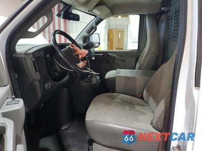 Zdjęcie 7 z 12 samochodu: 2021 CHEVROLET EXPRESS G2500 VIN:1GCWGAFP5M1309897 - miniatura