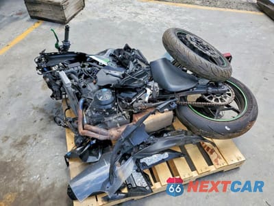 Trzecie zdjęcie samochodu z tyłu: 2022 KAWASAKI EX650 M VIN:ML5EXEM16NDA65496 - miniatura