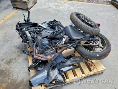 Trzecie zdjęcie samochodu z tyłu: 2022 KAWASAKI EX650 M VIN:ML5EXEM16NDA65496 - miniatura