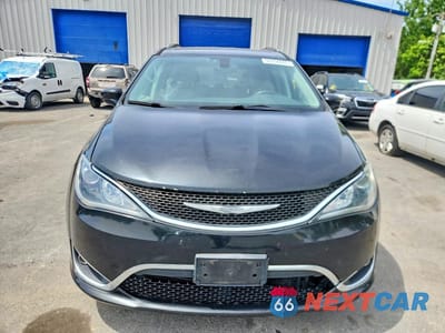 Piąte zdjęcie samochodu w środku: 2017 CHRYSLER PACIFICA TOURING L PLUS VIN:2C4RC1EG7HR708998 - miniatura