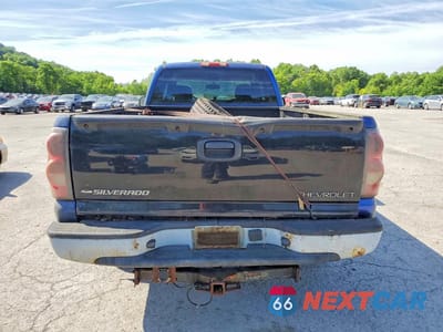 Zdjęcie 6 z 12 samochodu: 2004 CHEVROLET SILVERADO K1500 VIN:1GCEK19T14E188295 - miniatura