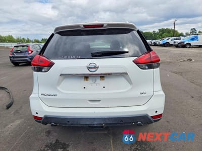 Zdjęcie 6 z 12 samochodu: 2017 NISSAN ROGUE SV VIN:KNMAT2MTXHP548294 - miniatura
