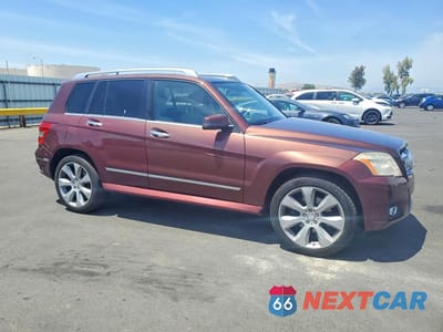 Czwarte zdjęcie samochodu z boku: 2010 MERCEDES-BENZ GLK 350 4MATIC VIN:WDCGG8HB2AF462566 - miniatura