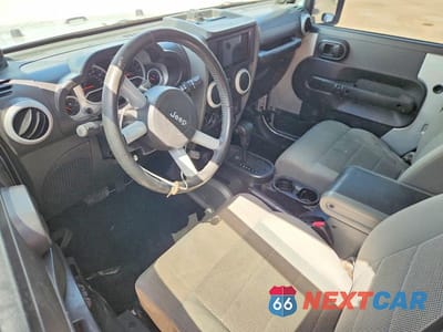 Zdjęcie 8 z 12 samochodu: 2008 JEEP WRANGLER SAHARA VIN:1J4FA54108L643749 - miniatura