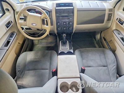Zdjęcie 8 z 13 samochodu: 2011 FORD ESCAPE XLS VIN:1FMCU0C77BKB72202 - miniatura