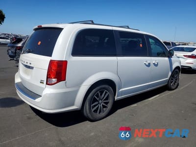 Trzecie zdjęcie samochodu z tyłu: 2018 DODGE GRAND CARAVAN GT VIN:2C4RDGEG4JR342925 - miniatura