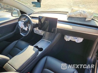 Zdjęcie 8 z 12 samochodu: 2024 TESLA MODEL Y VIN:7SAYGDEE3RA222671 - miniatura