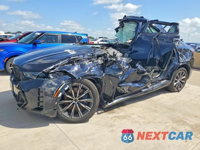2026 BMW X6 XDRIVE40I 5UX33EX0XT9369633 - główne zdjęcie licytacji z USA - miniatura
