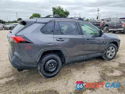 Trzecie zdjęcie samochodu z tyłu: 2024 TOYOTA RAV4 XLE VIN:JTMW1RFV9RJ026960 - miniatura