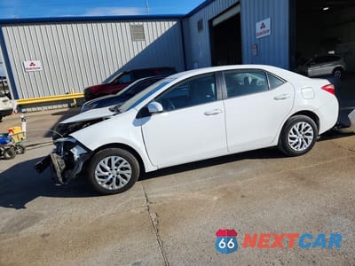 2018 TOYOTA COROLLA LE 5YFBURHE8JP813207 - główne zdjęcie licytacji z USA - miniatura