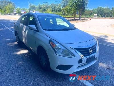 2018 NISSAN VERSA SV 3N1CN7AP0JL853962 - główne zdjęcie licytacji z USA - miniatura