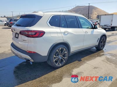 Trzecie zdjęcie samochodu z tyłu: 2020 BMW X5 SDRIVE 40I VIN:5UXCR4C06L9C57607 - miniatura