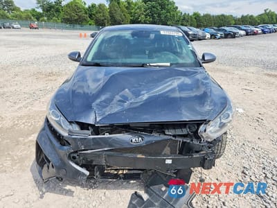 Piąte zdjęcie samochodu w środku: 2021 KIA FORTE LXS VIN:3KPF24AD7ME412801 - miniatura